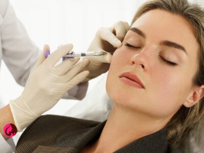 تزریق مزوژل صورت در ناحیه زیر چشم یک خانم