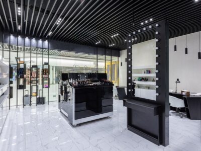 لیست فروشگاههای معتبر خرید لوازم آرایشی و عطر بهصورت حضوری و آنلاین
